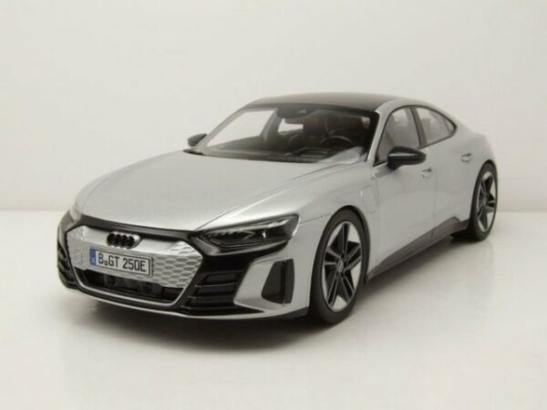 Norev Modellauto Audi RS E-tron GT 2021 silber Modellauto 1:18 Norev