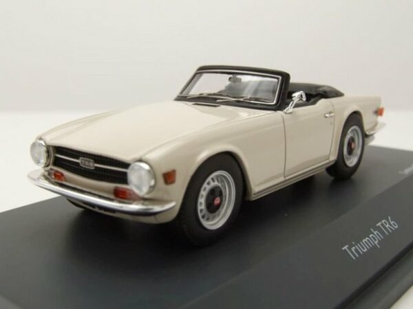 Schuco Modellauto Triumph TR6 offenes Soft Top 1968 weiß Modellauto 1:43 Schuco