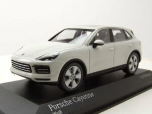 Minichamps Modellauto Porsche Cayenne 2017 weiß Modellauto 1:43 Minichamps