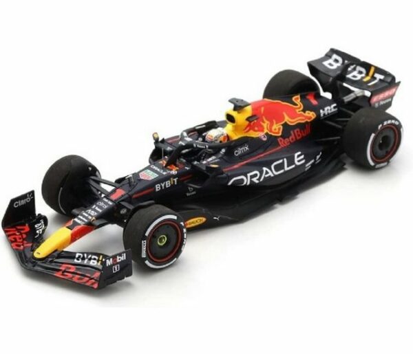 Bburago Modellauto Red Bull Racing F1 RB18 Verstappen #1