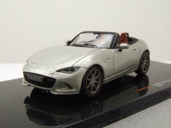 ixo Models Modellauto Mazda MX-5 Roadster 2019 beige metallic Modellauto 1:43 ixo models