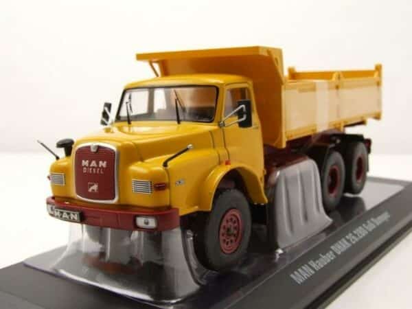 ixo Models Modellauto MAN DHAK 26.280 6x6 Muldenkipper 1971 gelb Modellauto 1:43 ixo models